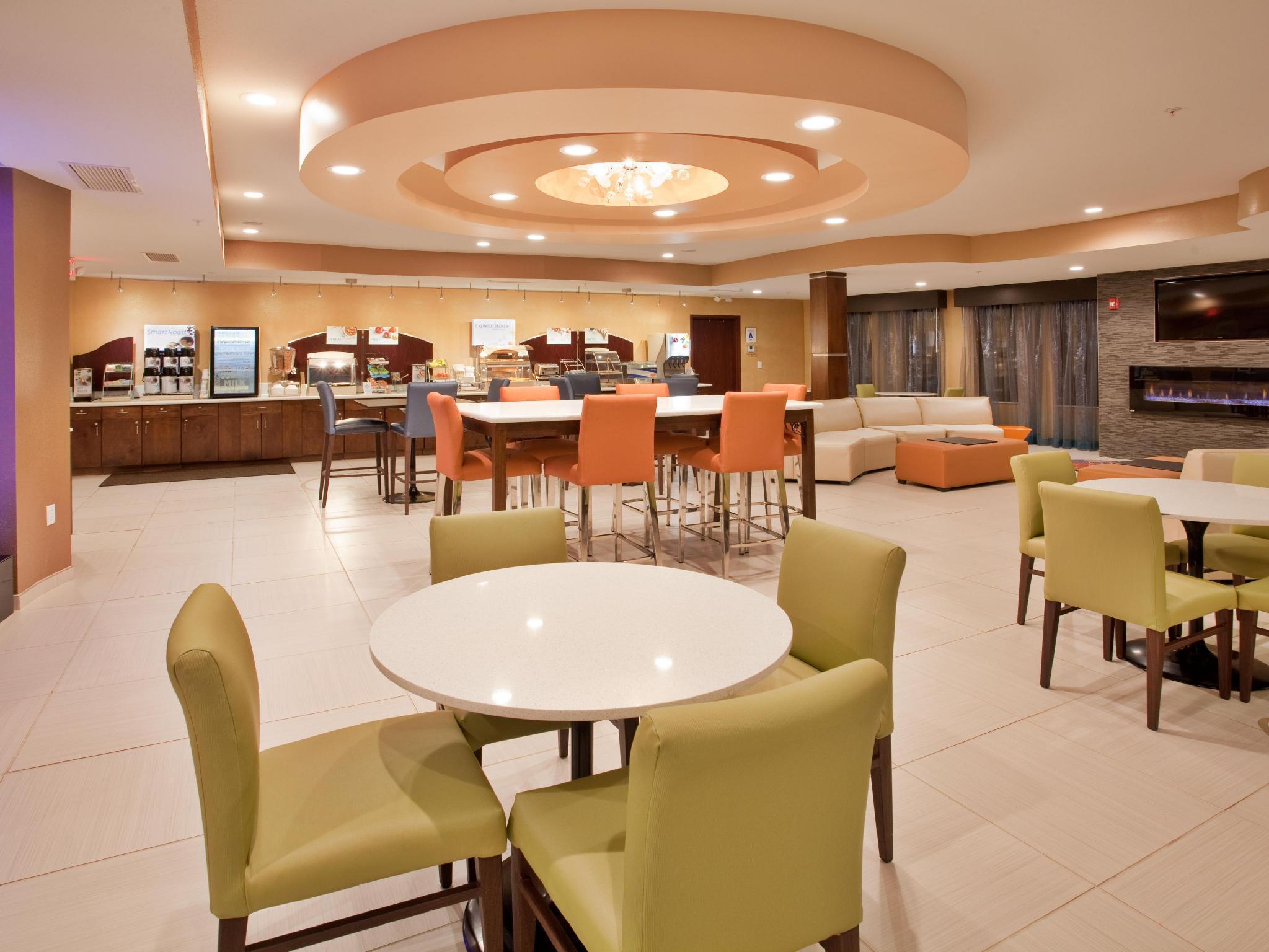Holiday Inn Express & Suites St Louis Airport By Ihg Woodson Terrace Екстер'єр фото