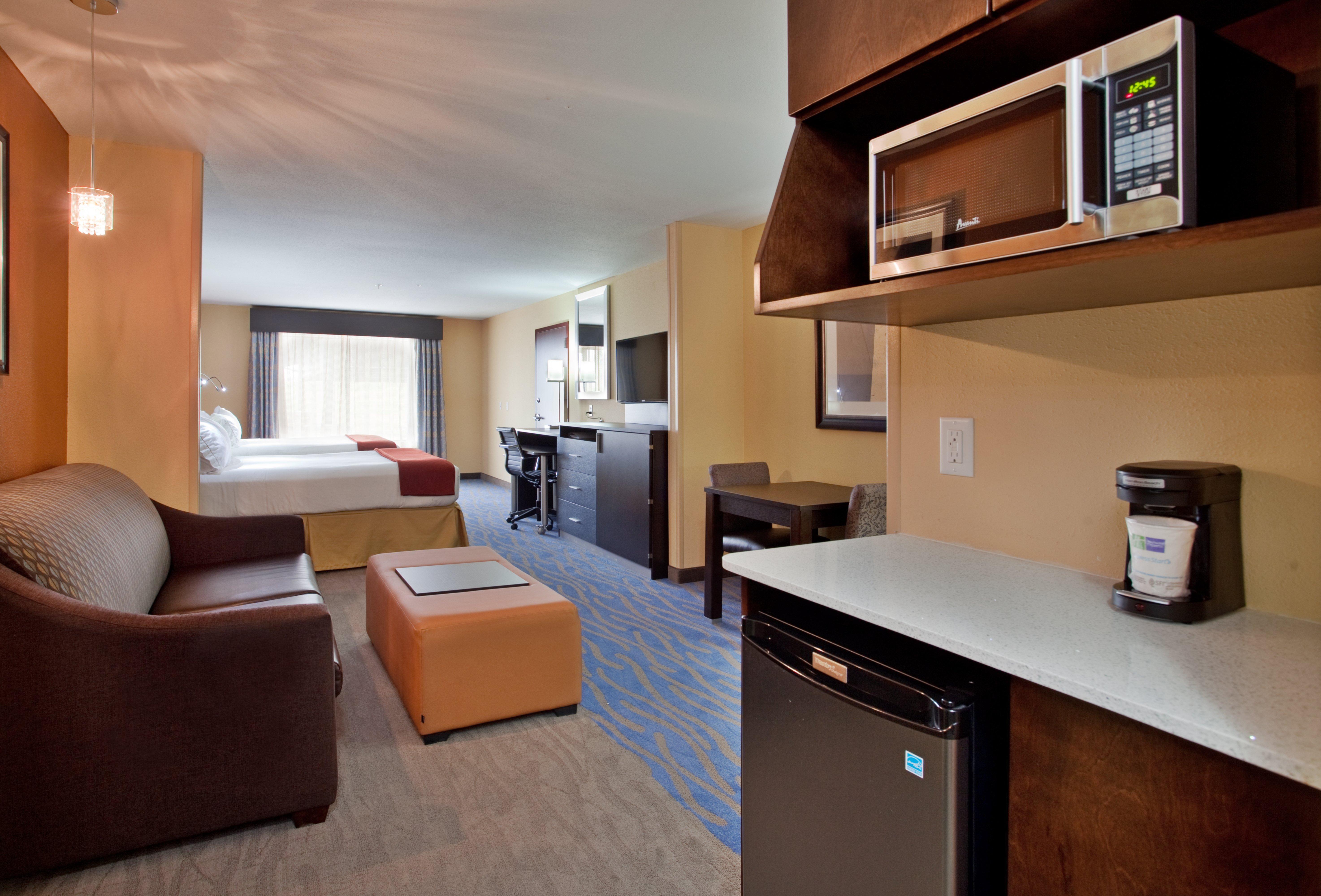 Holiday Inn Express & Suites St Louis Airport By Ihg Woodson Terrace Екстер'єр фото