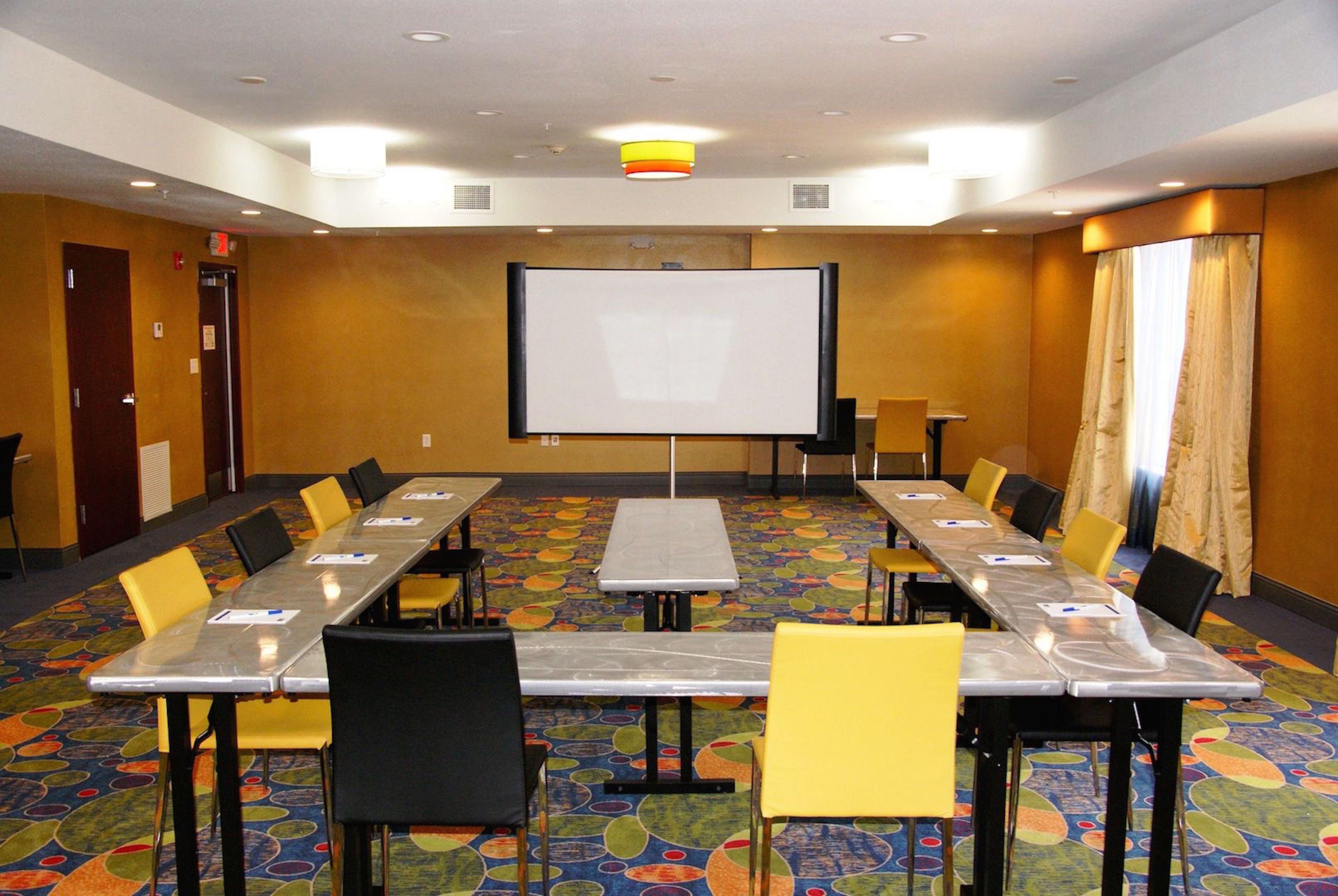 Holiday Inn Express & Suites St Louis Airport By Ihg Woodson Terrace Екстер'єр фото