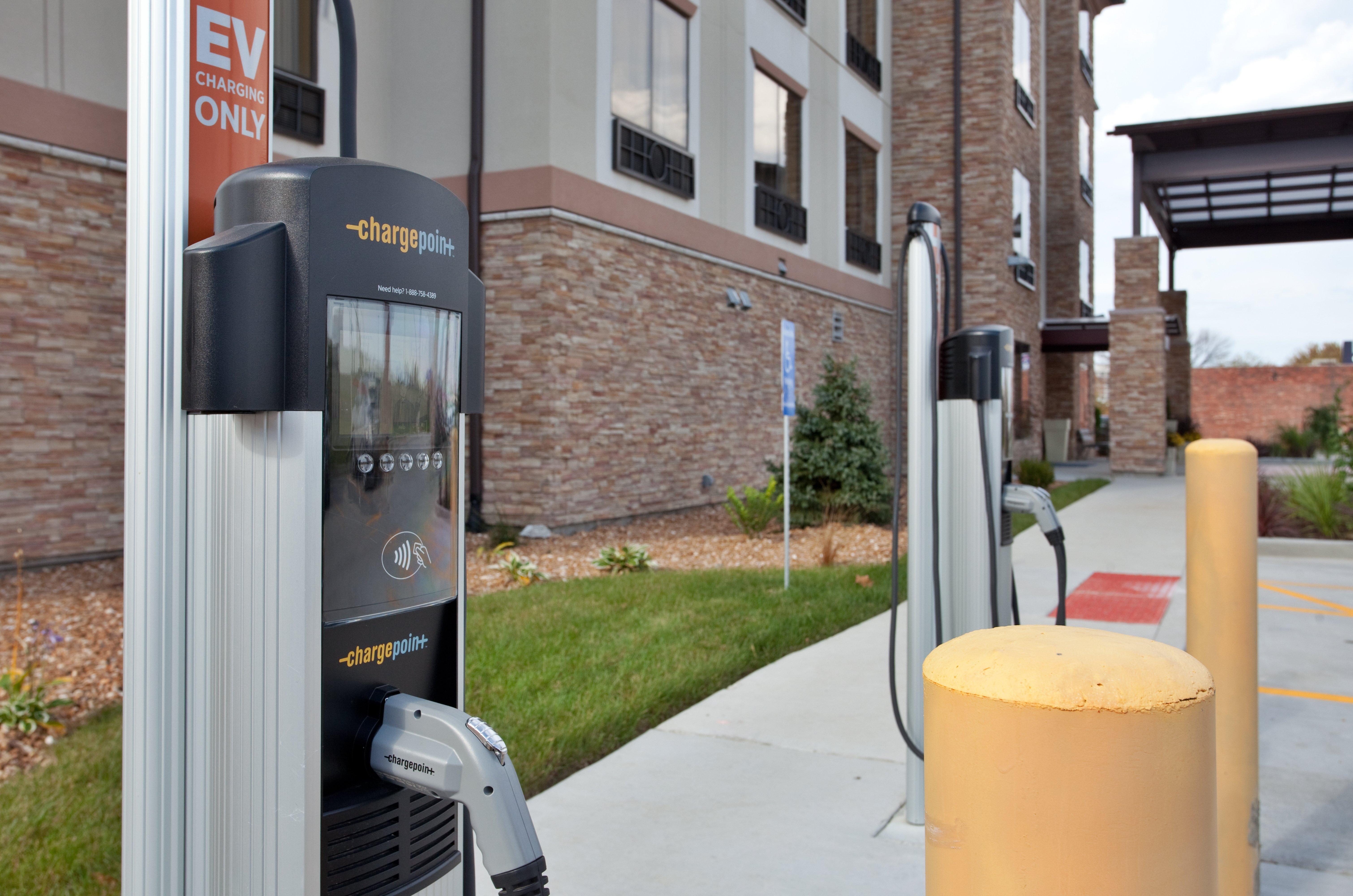 Holiday Inn Express & Suites St Louis Airport By Ihg Woodson Terrace Екстер'єр фото