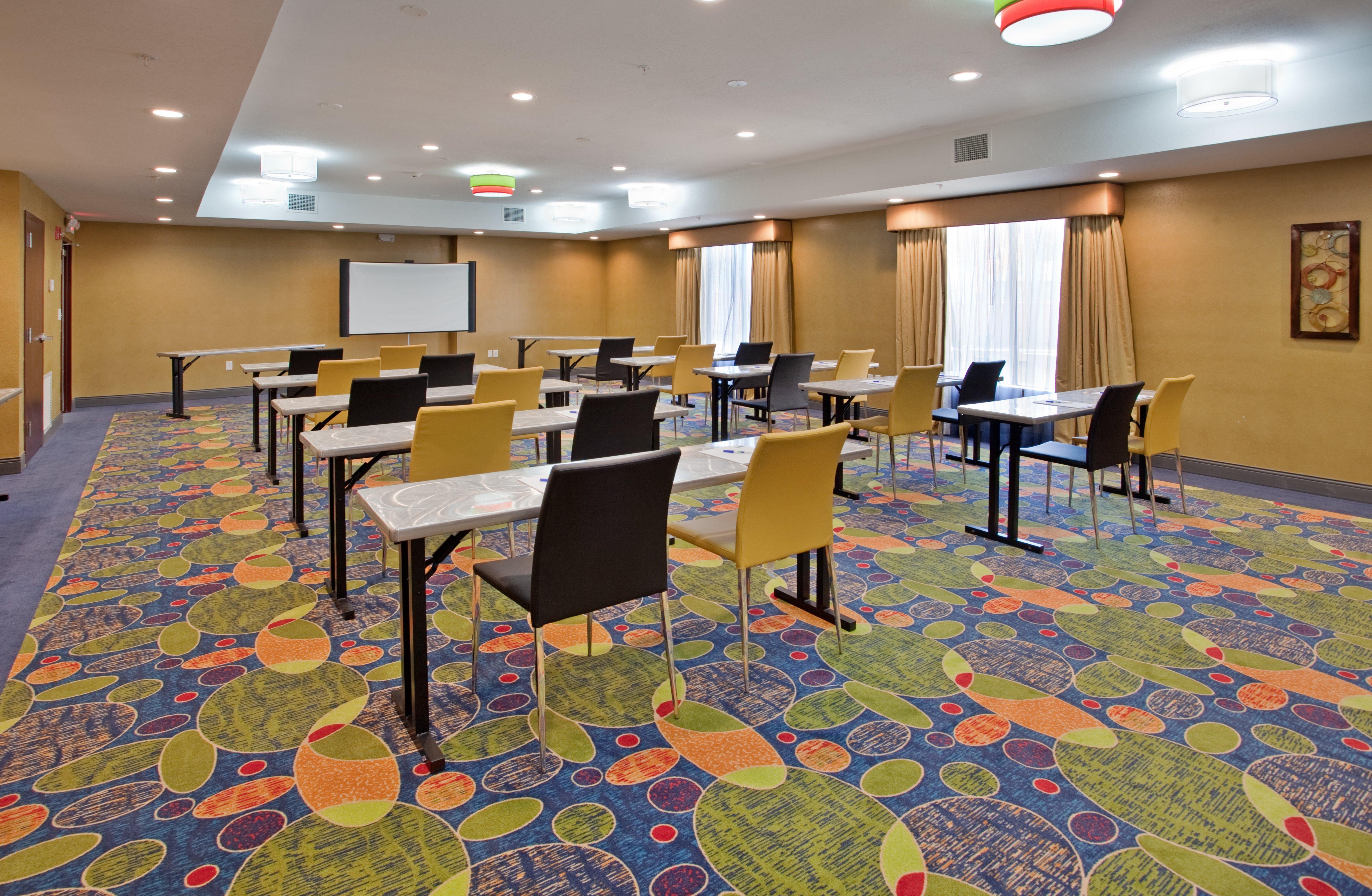 Holiday Inn Express & Suites St Louis Airport By Ihg Woodson Terrace Екстер'єр фото