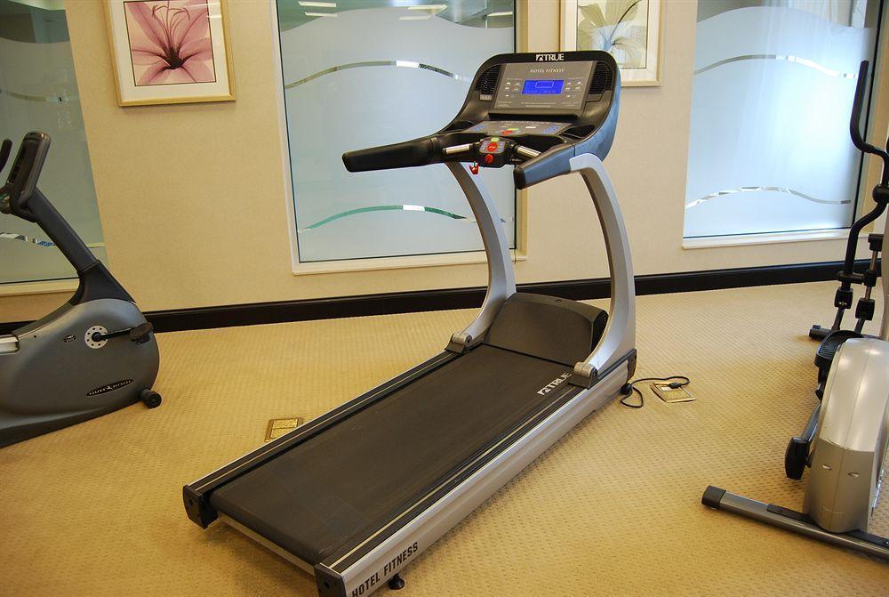 Holiday Inn Express & Suites St Louis Airport By Ihg Woodson Terrace Екстер'єр фото